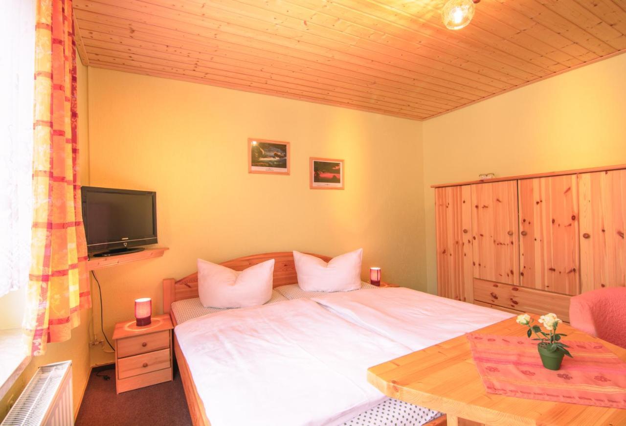 נויהאוזן Ferienhotel Goldhuebel מראה חיצוני תמונה